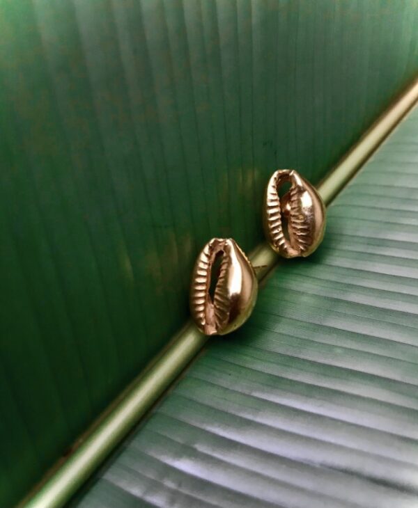 Cowrie Shell Studs - Gold